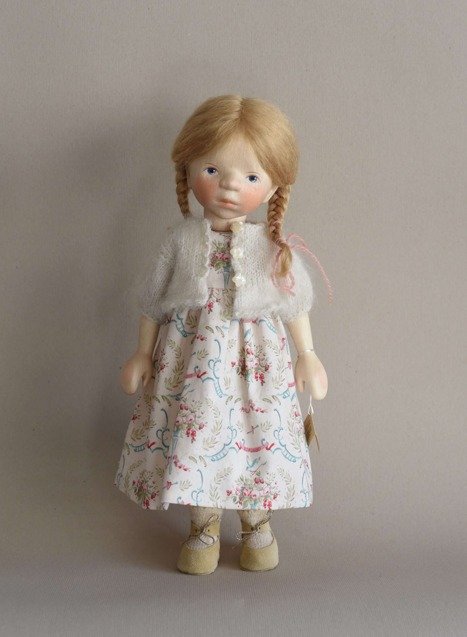 Wooden doll H371