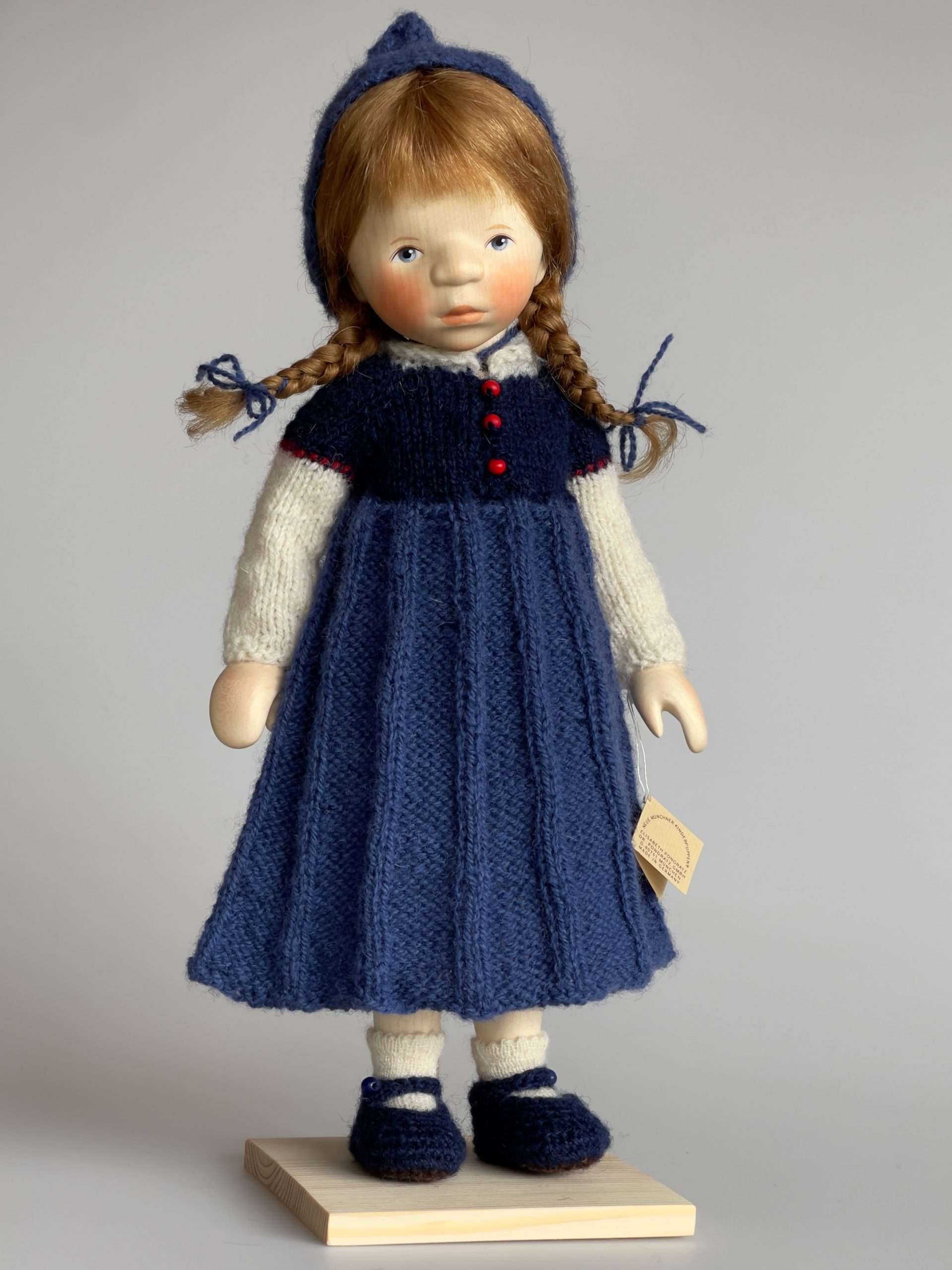 Wooden Doll H386