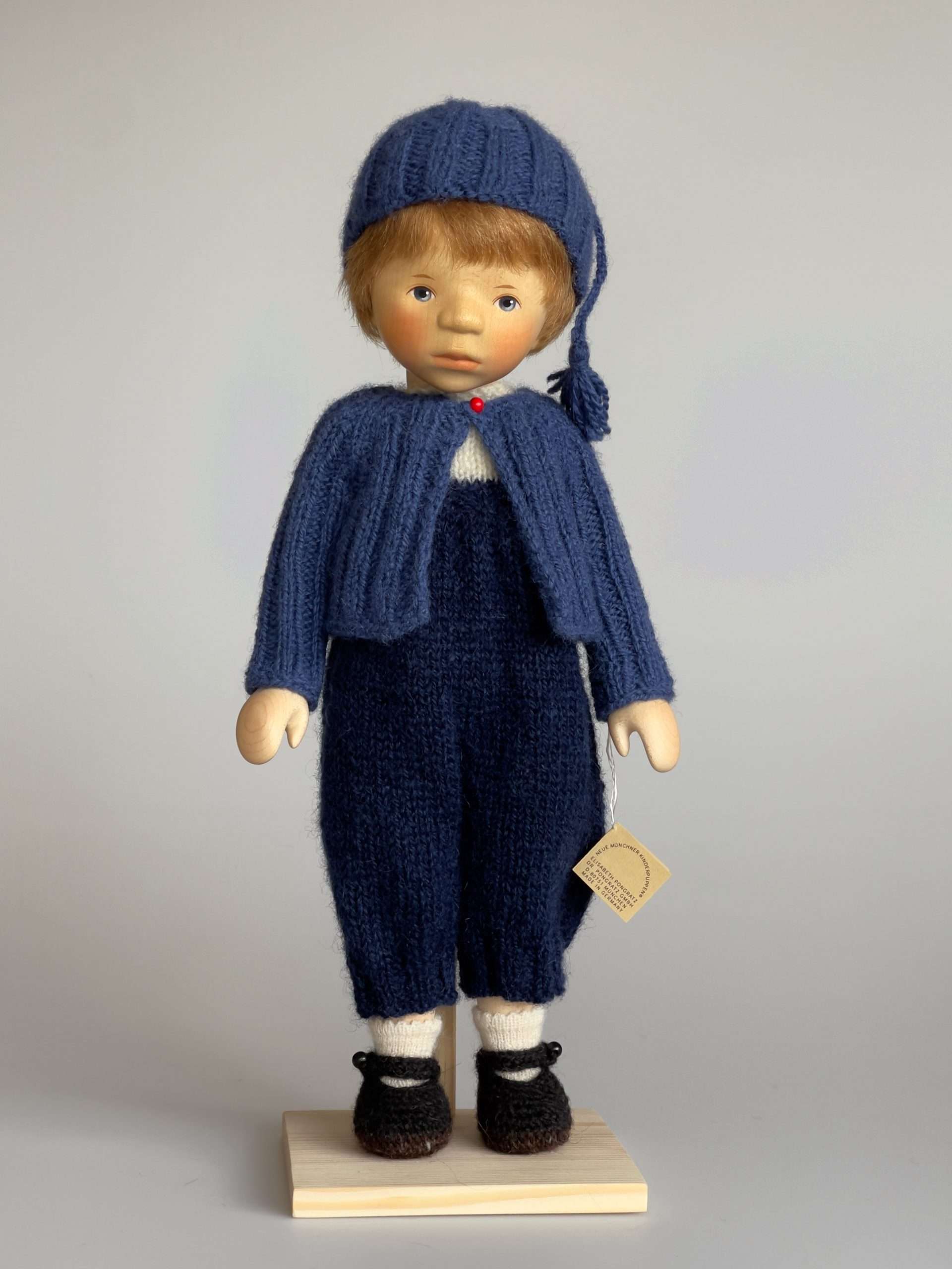 Wooden Doll H387