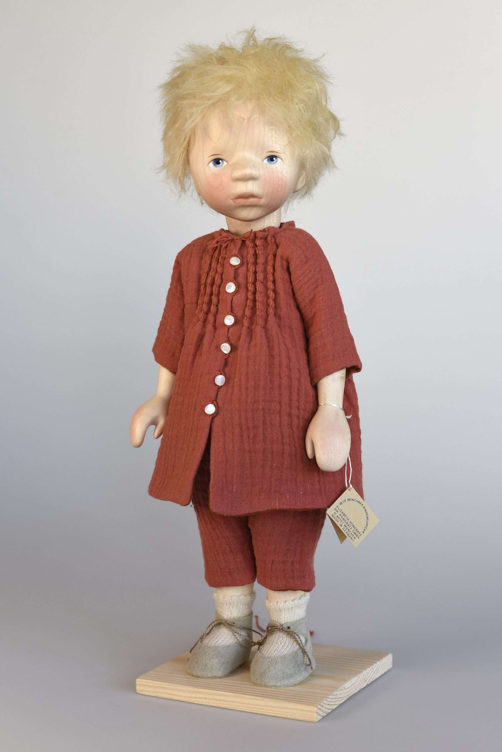 Wooden doll H389