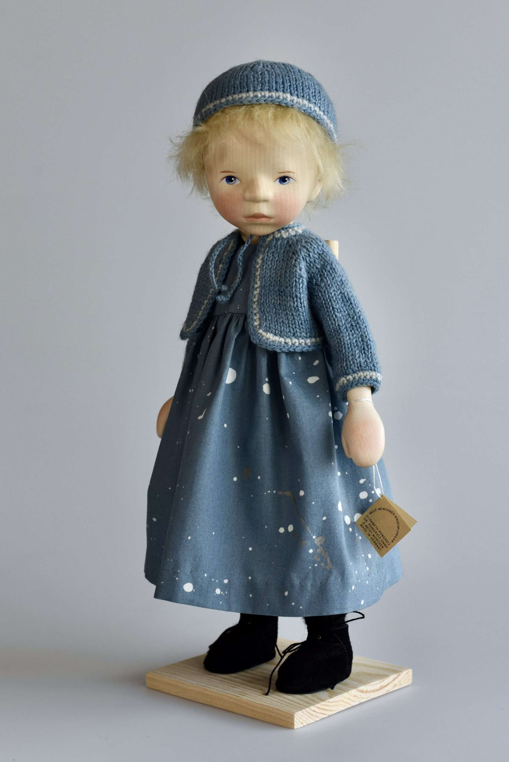 wooden doll H396
